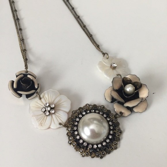 Park Lane Jewelry - Pearls & Flowers Necklace